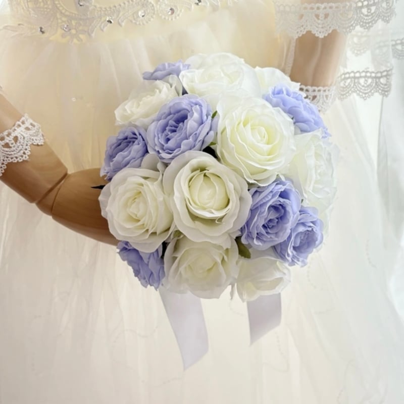 ホワイト ブルー ローズ ラウンド クラッチブーケ ウェディングブーケ
