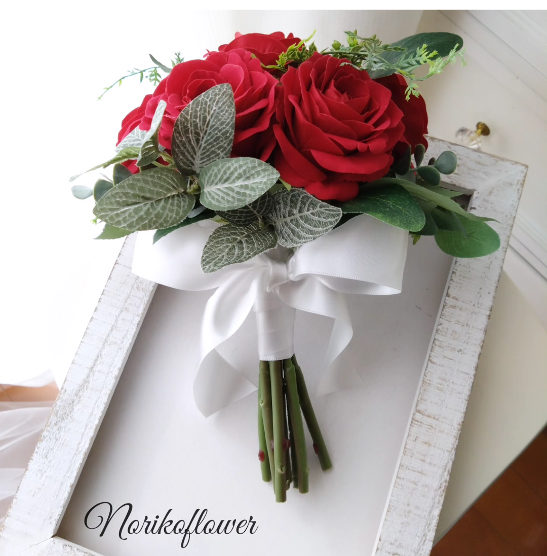赤いバラのクラッチブーケ ウェディングブーケ アーティフィシャル