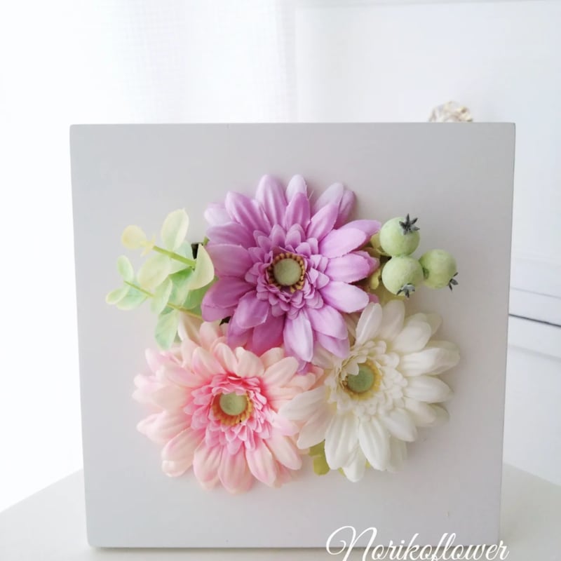 送料無料）ガーベラミックスアレンジ ホワイトフレーム アーティ