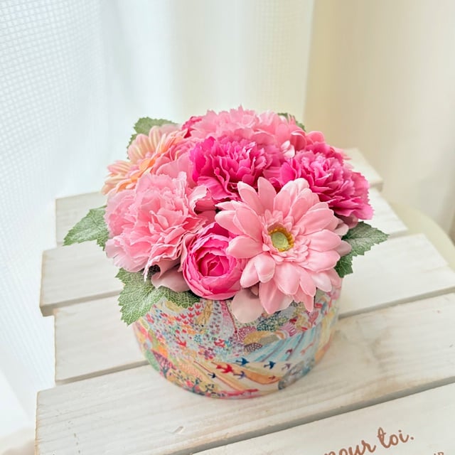 ピンクガーベラ＆バラの3方向で飾れる　おしゃれクレセント造花リース　母の日 ピンクガーベラ＆バラの3方向で飾れる おしゃれクレセント造花