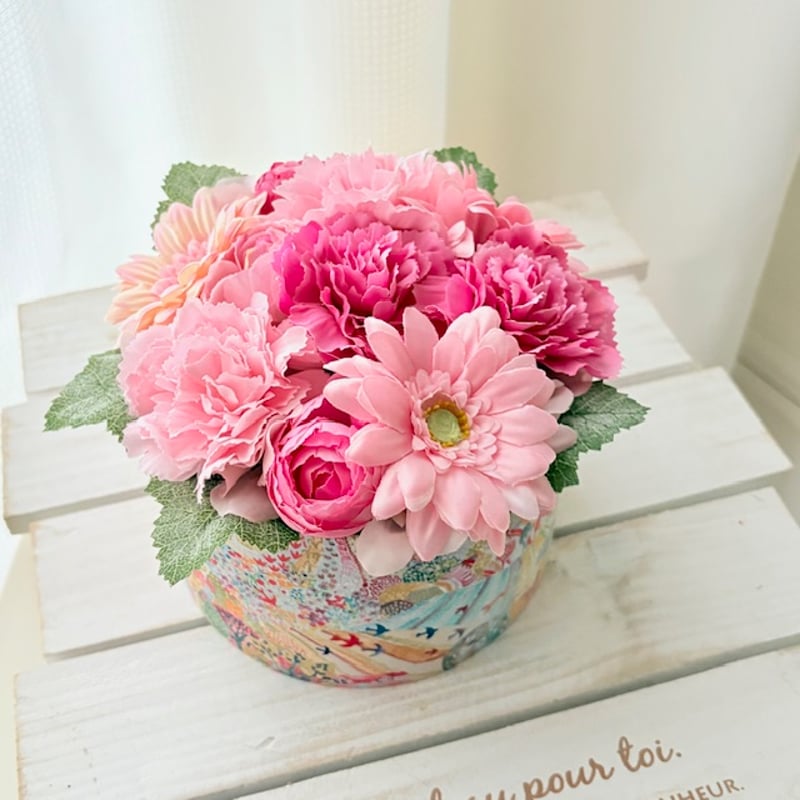 ピンクガーベラ＆バラの3方向で飾れる おしゃれクレセント造花リース