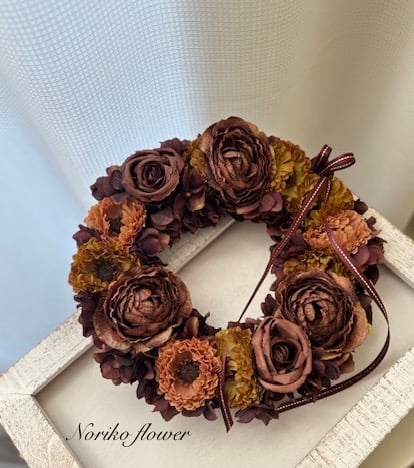 チョコレートカラーのお花のリース ブラウンフラワーズ アーティ
