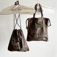 スラッシュキルトフラッシャー付き巾着バッグ/KHAKI
