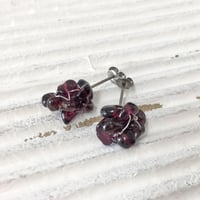 ガーネットラズベリー/チタンピアス