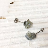 ラブラドライトラズベリー/チタンピアス