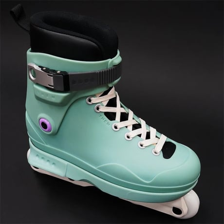 THEM 909 CHIHIRO AZUMA PRO SKATES