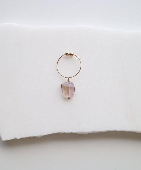 HQ ONE EARRING