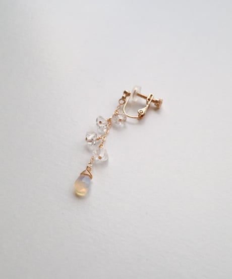 HARKIMER HUGE SHORT EARRING
