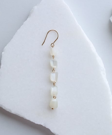 HQ FIVE PIERCE MOONSTONE