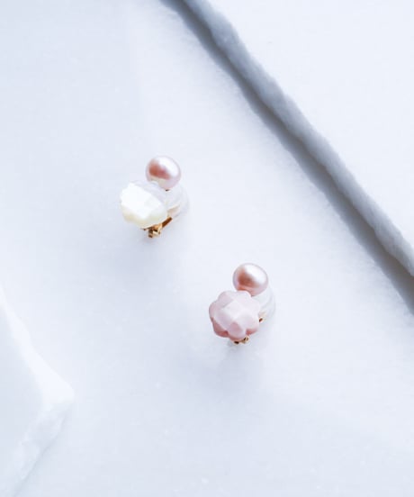 PEARL FLOWER EARRING
