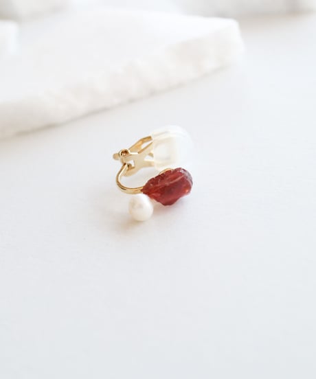 TOW EARRING