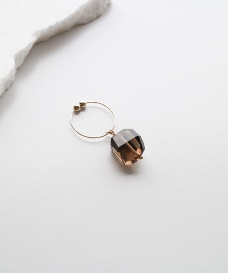 HQ ONE EARRING SMORKY