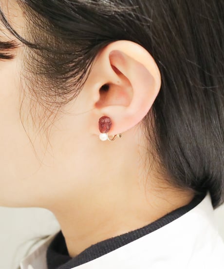 TOW EARRING