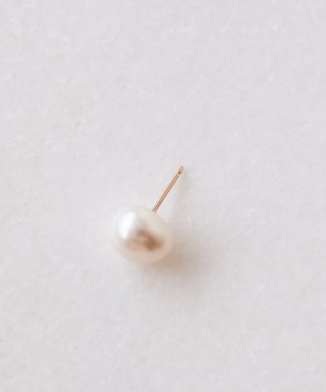 SIMPLE BAROQUE PEARL PIERCE