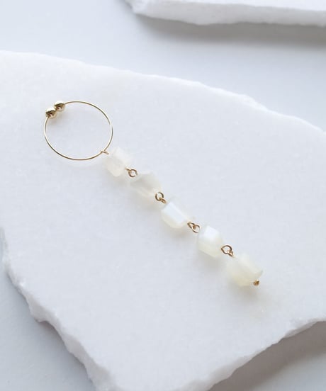 HQ FIVE EARRING MOONSTONE