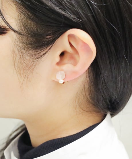 TOW EARRING