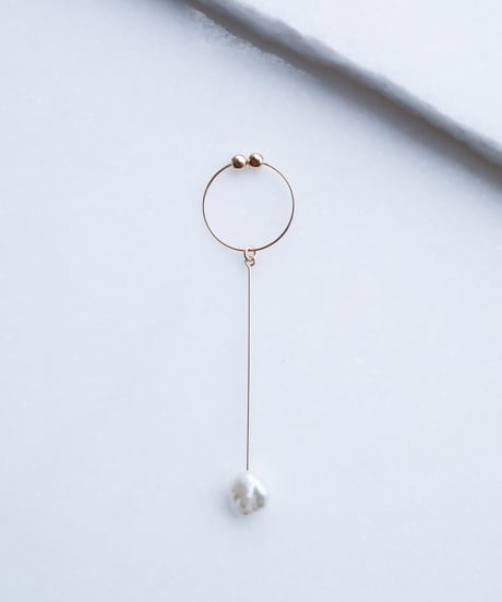 PEARL DROP EARRING ONE