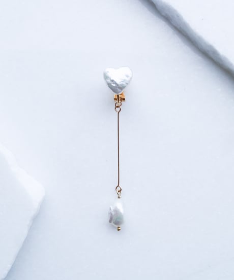 HEART PEARL FLOW EARRING