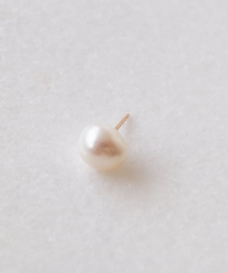 SIMPLE BAROQUE PEARL PIERCE