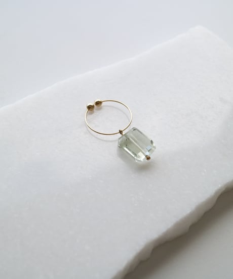 HQ ONE EARRING