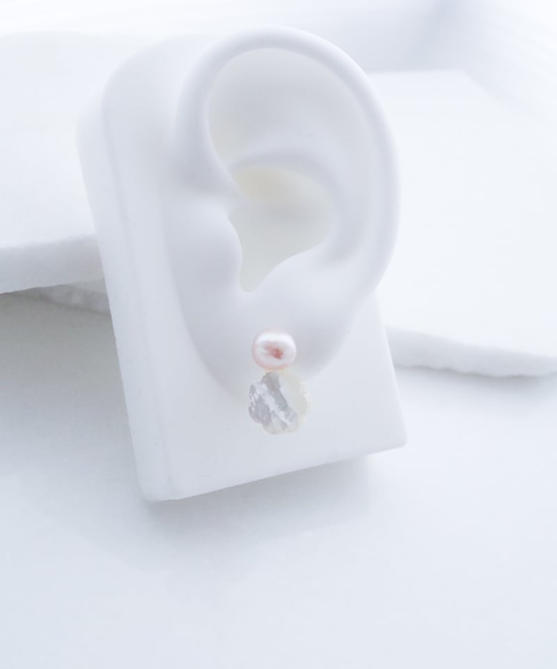 アクセサリー malco. Pearl flower pierce malco. Pearl flower pierce