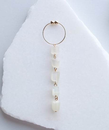 HQ FIVE EARRING MOONSTONE