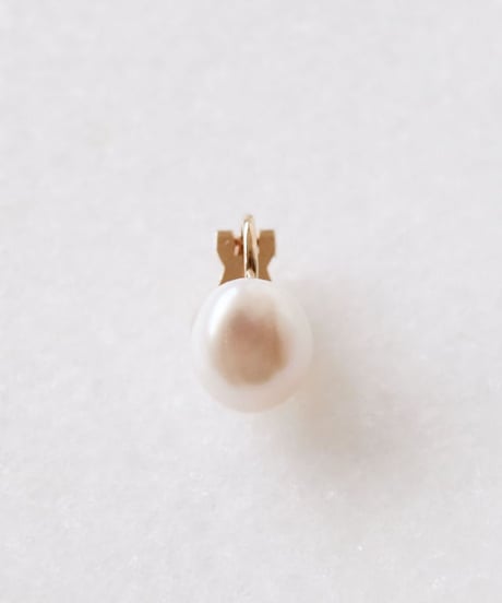SIMPLE BAROQUE PEARL EARRING