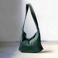 吸い付くようなタッチ感⁂軽く柔らかい袋タイプ・ＬＵＡ(ＬＡ００1)＃ロングショルダー#green