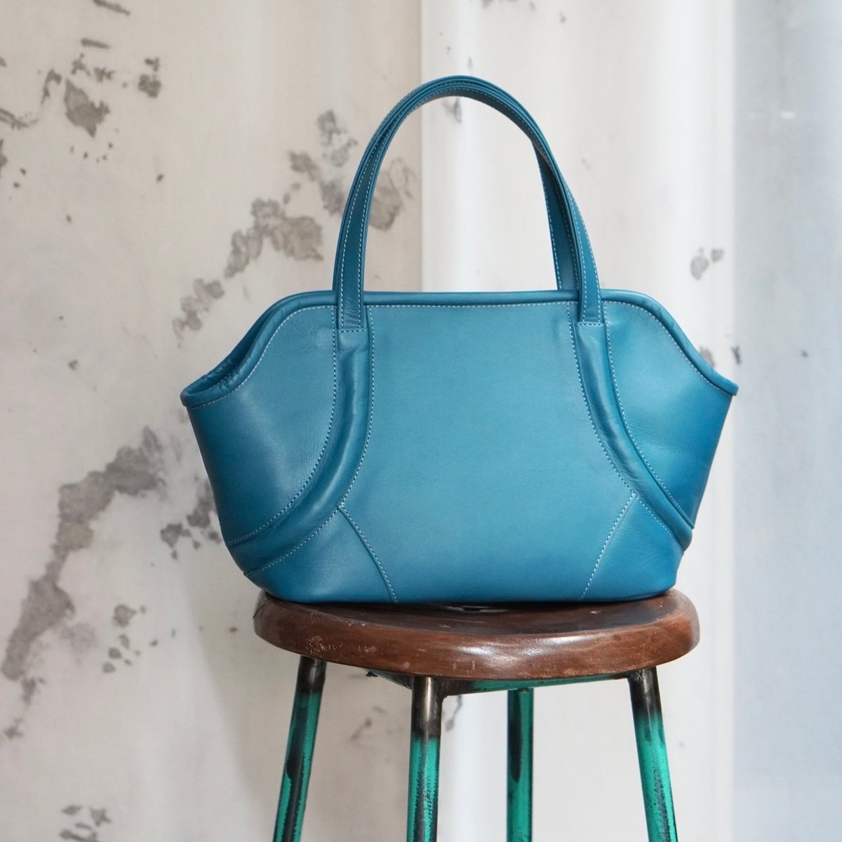 CUNE ターコイズ ブルーショルダートートバッグ レア 希少　【美品】 新作トートS#⁂サンプル価格品＃ESTRELA-ターコイズブルー