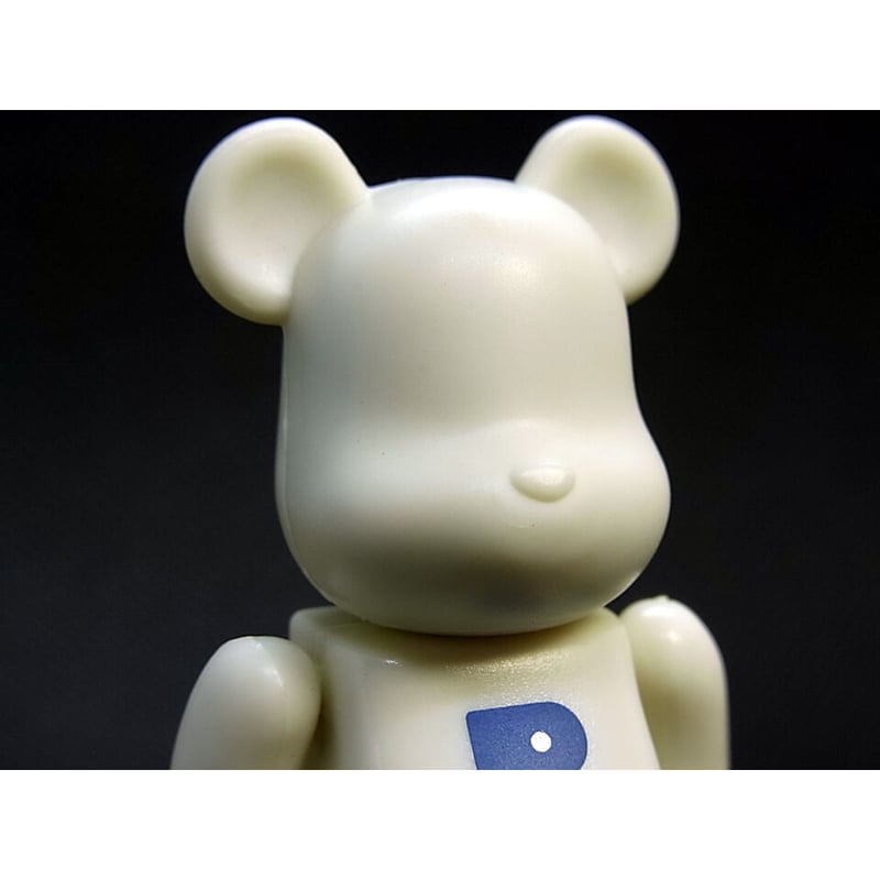 BE@RBRICK シリーズ4・ BASIC/ベーシック「R」・B@-031 | トイズ BE@RBRICK シリーズ4・ BASIC/ベーシック「R」・B@-031 | トイズ