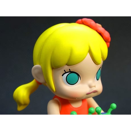 ポップマート   MOLLY 子どものころシリーズ　the three  of us  playing
