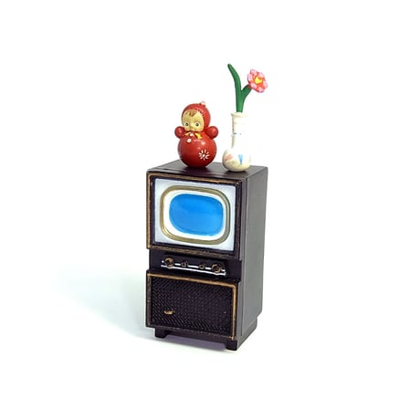 タイムスリップグリコ第1弾　14.17インチ白黒テレビ 17K-531（1952年）