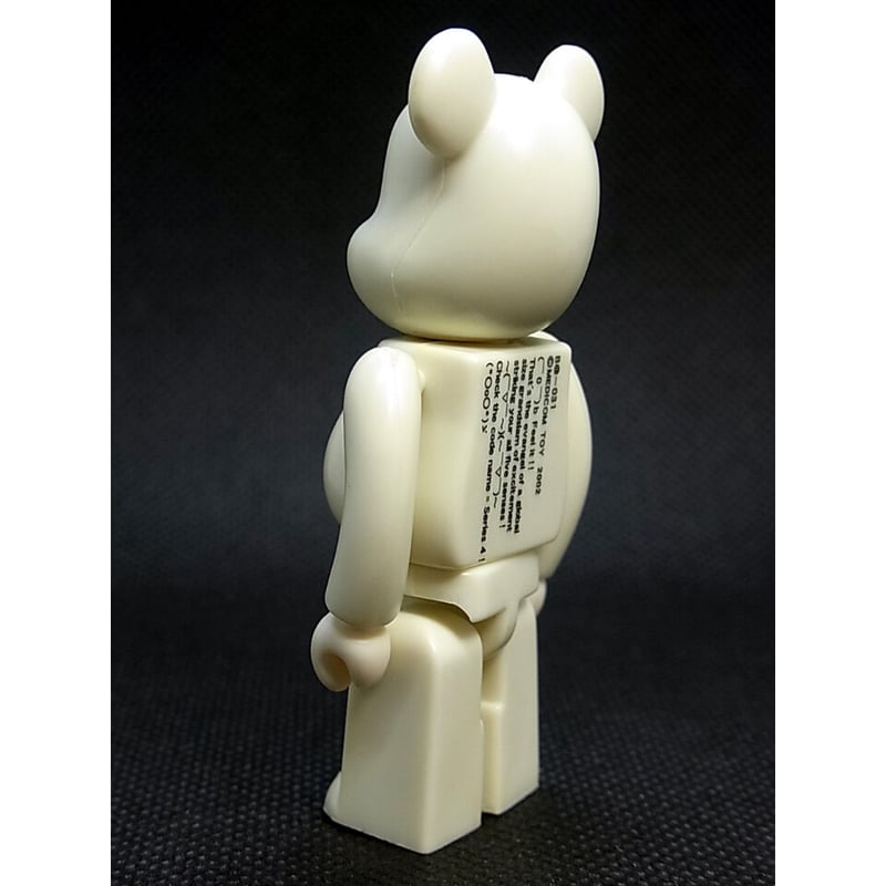 BE@RBRICK シリーズ4・ BASIC/ベーシック「R」・B@-031 | トイズ BE@RBRICK シリーズ4・ BASIC/ベーシック「R」・B@-031 | トイズ