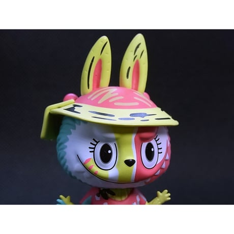 ポップマート　LABUBU ザ・モンスターズアートシリーズ「 FEMME AU CHAPEAU BUSTE」