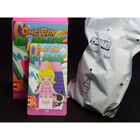 ポップマート  ONE DAY OF MOLLYシリーズ 「pupu」