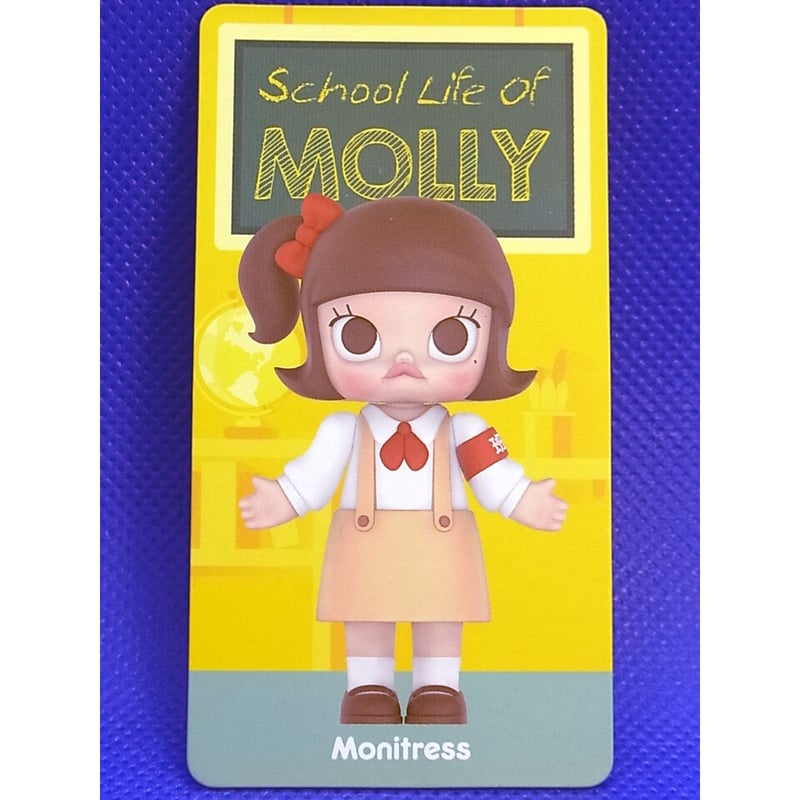 デザイナーズトイ 末那末匠 ポップマート  Molly フィギュア A ポップマート MOLLY 子どものころシリーズ the three of us pla