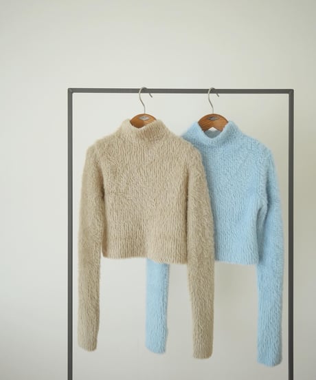 SHAGGY HIGH NECK KNIT