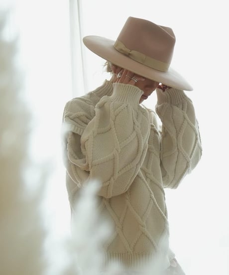 CHENILLE CABLE KNIT