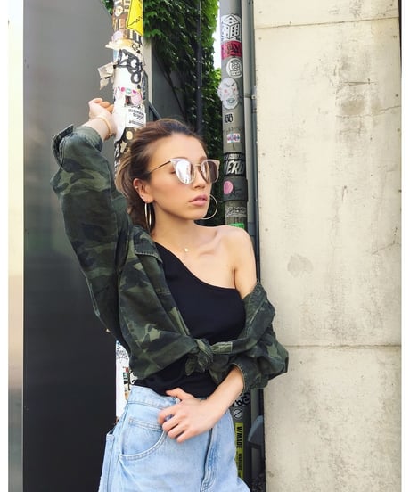 ONE SHOULDER TOPS