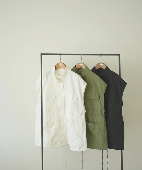 STAND COLLAR VEST
