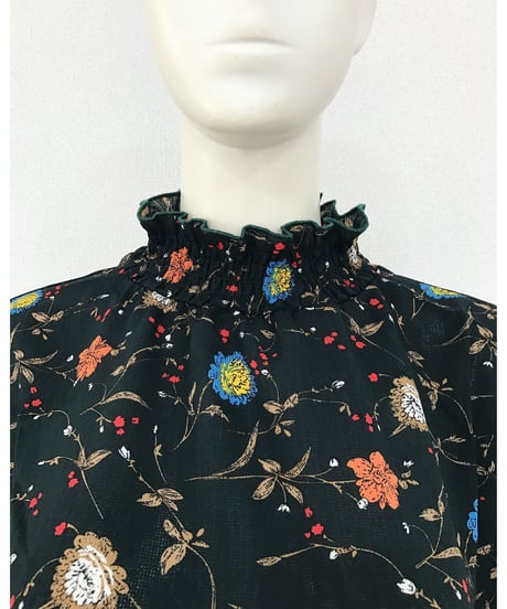SHIRRING NECK BLOUSE