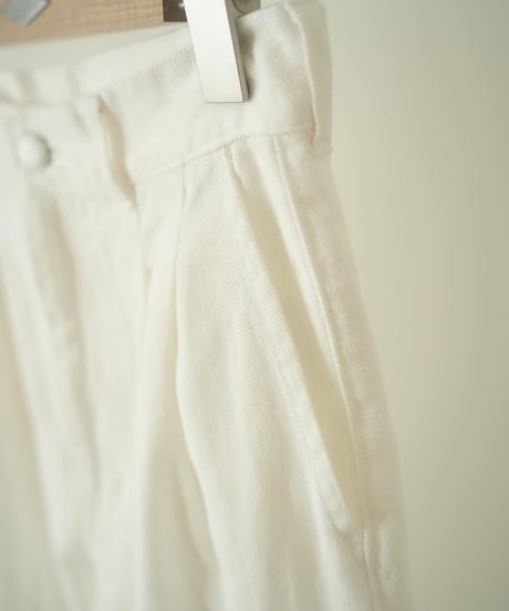 TWILL TUCK PANTS