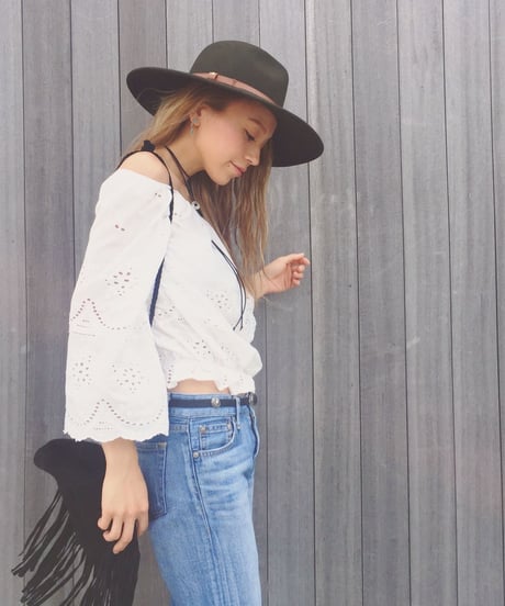 PUNCHING LACE OFF SHOULDER(WHITE)