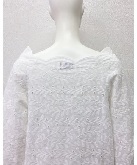 PUNCHING LACE BL
