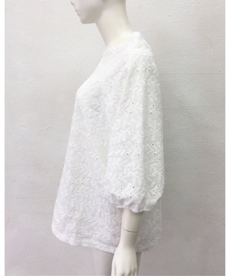 PUNCHING LACE BL