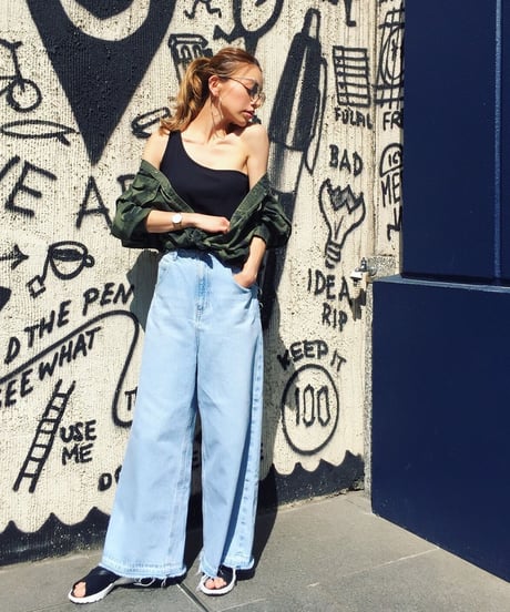 ONE SHOULDER TOPS