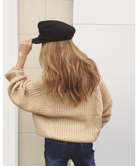 CABLE VNECK KNIT