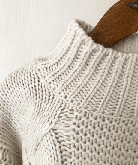 TURTLE  CABLE KNIT
