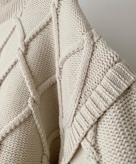 CHENILLE CABLE KNIT