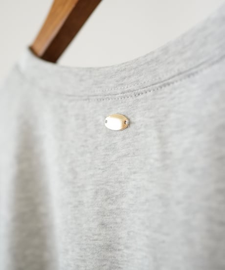SLEEVELESS TEE